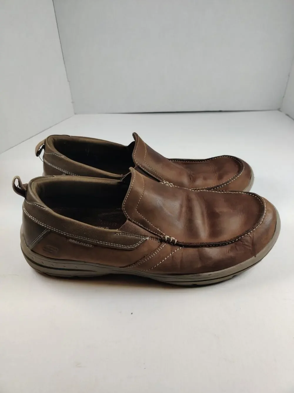 Sketcher's Relaxed Fit Men's Size 13 Slip On Loafers Brown Leather